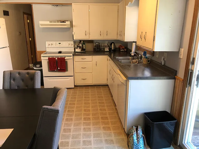 633 S Washington St — Photo 3