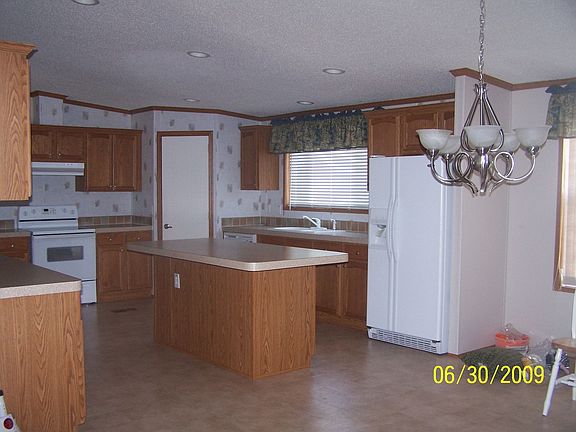 Spacious kitchen!