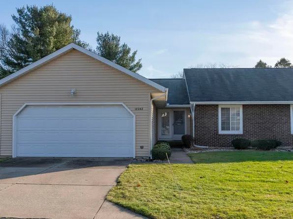 18242 Farm Ln, South Bend, IN 46637