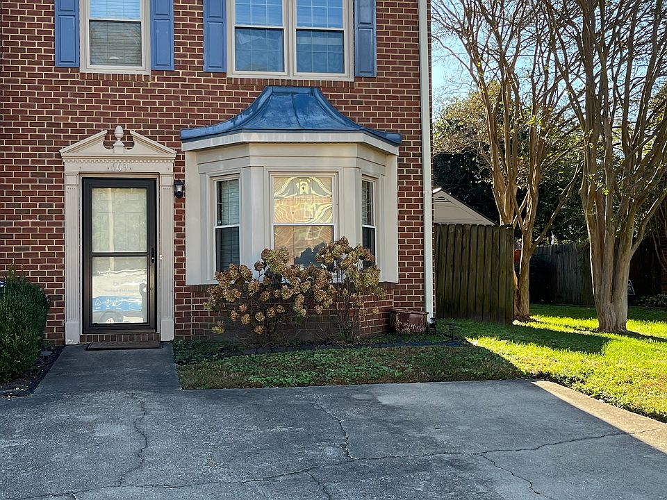 609 Mill Landing Front Door & Parking