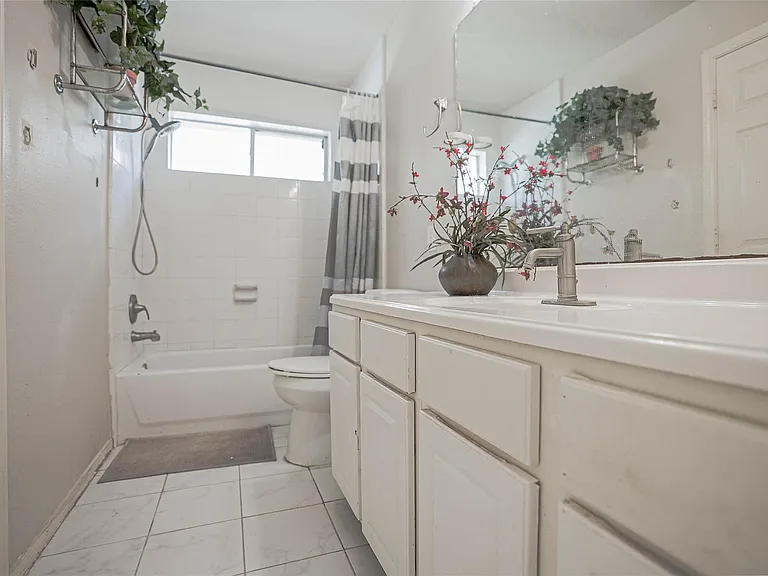 3706 Heritage Colony Dr — Photo 36