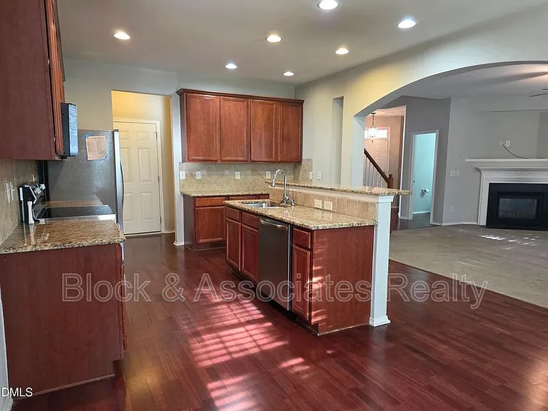 8208 Stone Cellar Dr — Photo 22