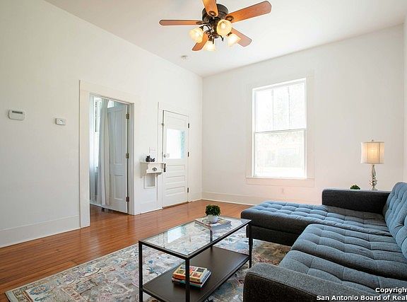 3rd image of 1811 W Mulberry Ave