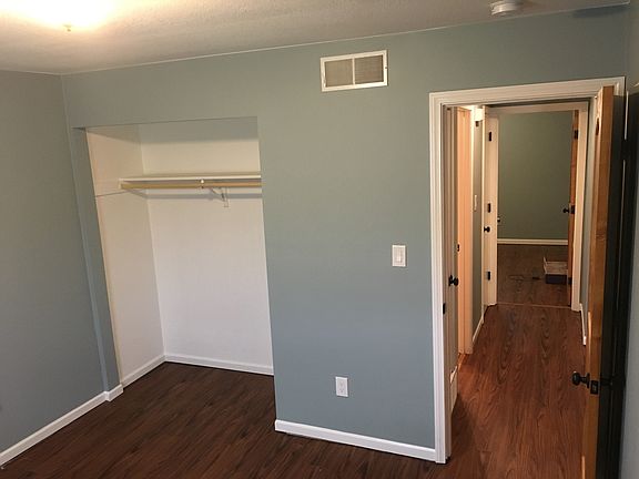3rd image of 737 Demaret Dr #B