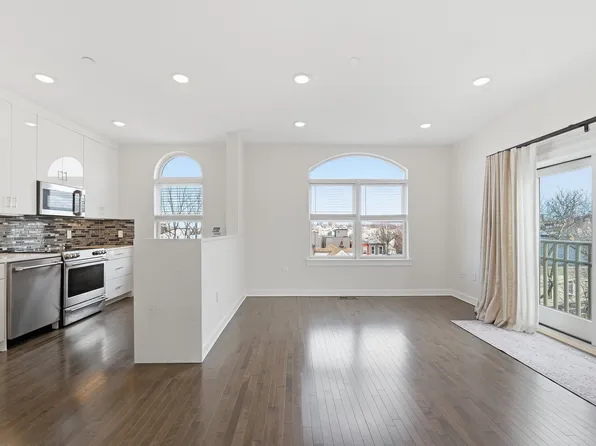 974 Summit Avenue image 1 of 25