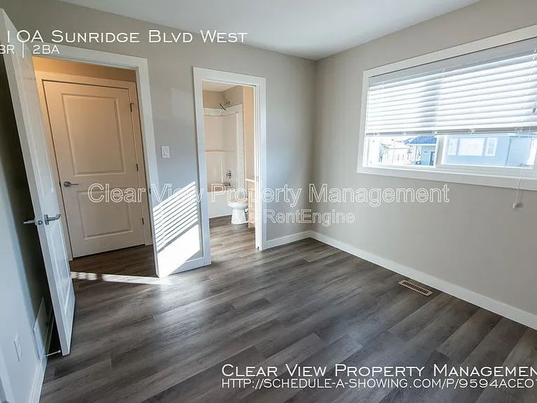 118 Sunridge Blvd W #UPPER LEVEL — Photo 7
