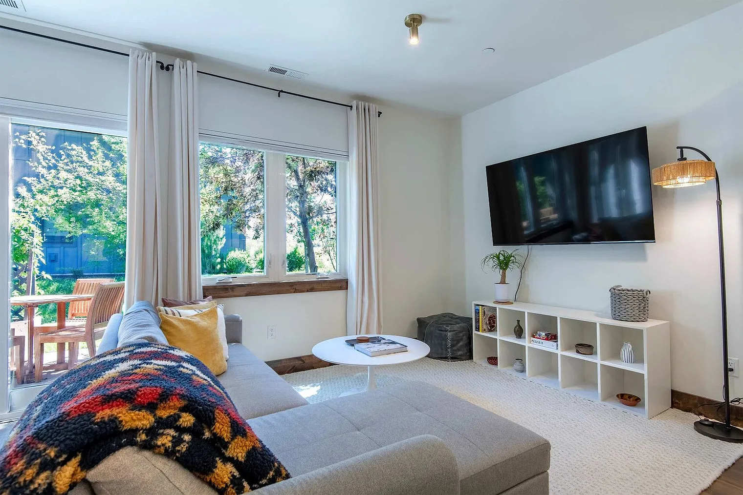 2 bed, 2.0 bath, 1388 sqft, $6,092 — Photo 1