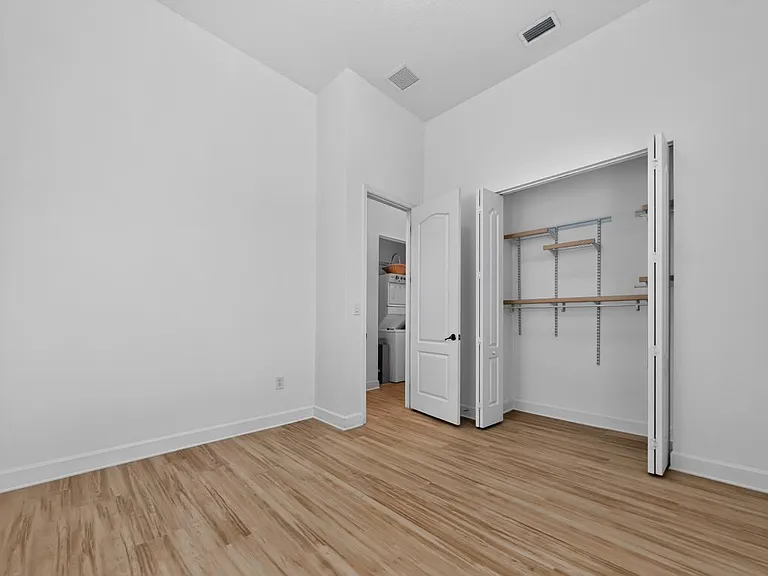 625 SW 146th Ter — Photo 17