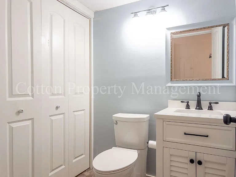 2030 Albert Cir — Photo 12