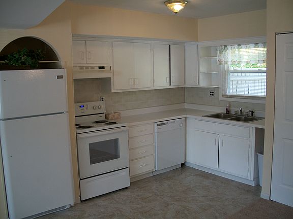 3rd image of 346 Lutz Dr