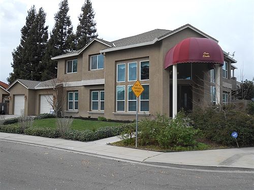 2725 Lake Front Court