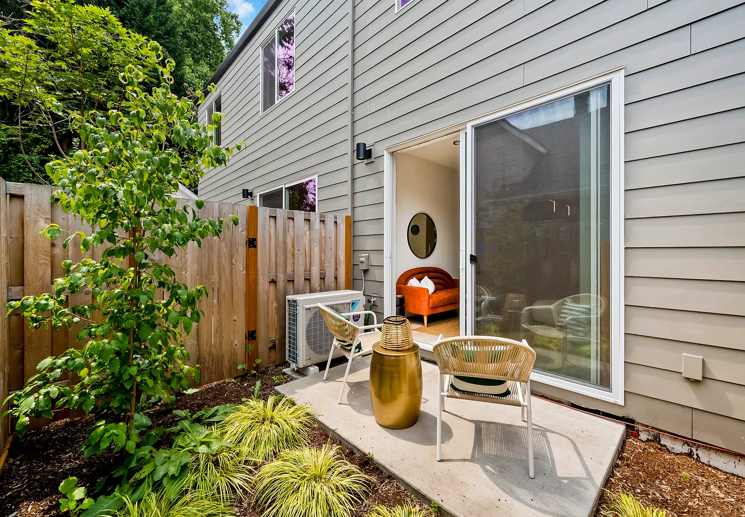 2 bed, 1.5 bath, 792 sqft, $2,495 — Photo 3