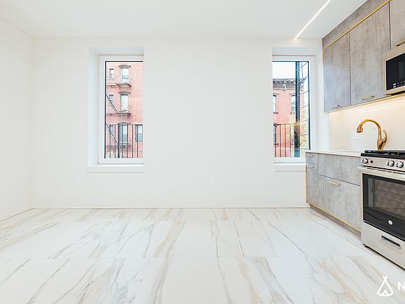 3rd image of 130 Graham Ave #1C