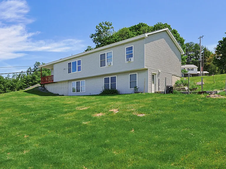 72 Frost Hill Ave — Photo 1