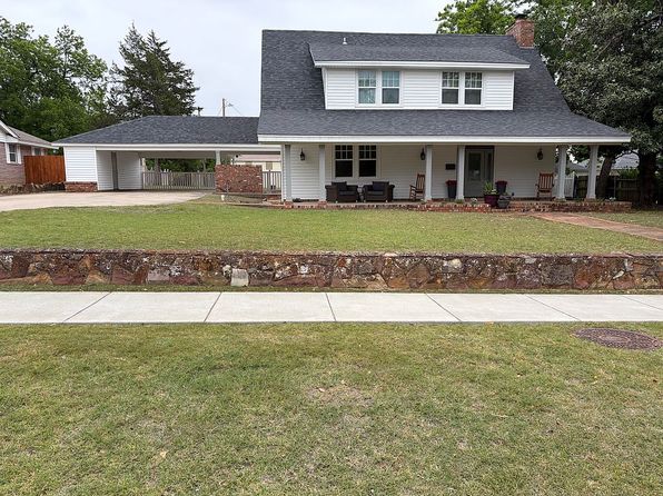1207 N Broadway Ave
