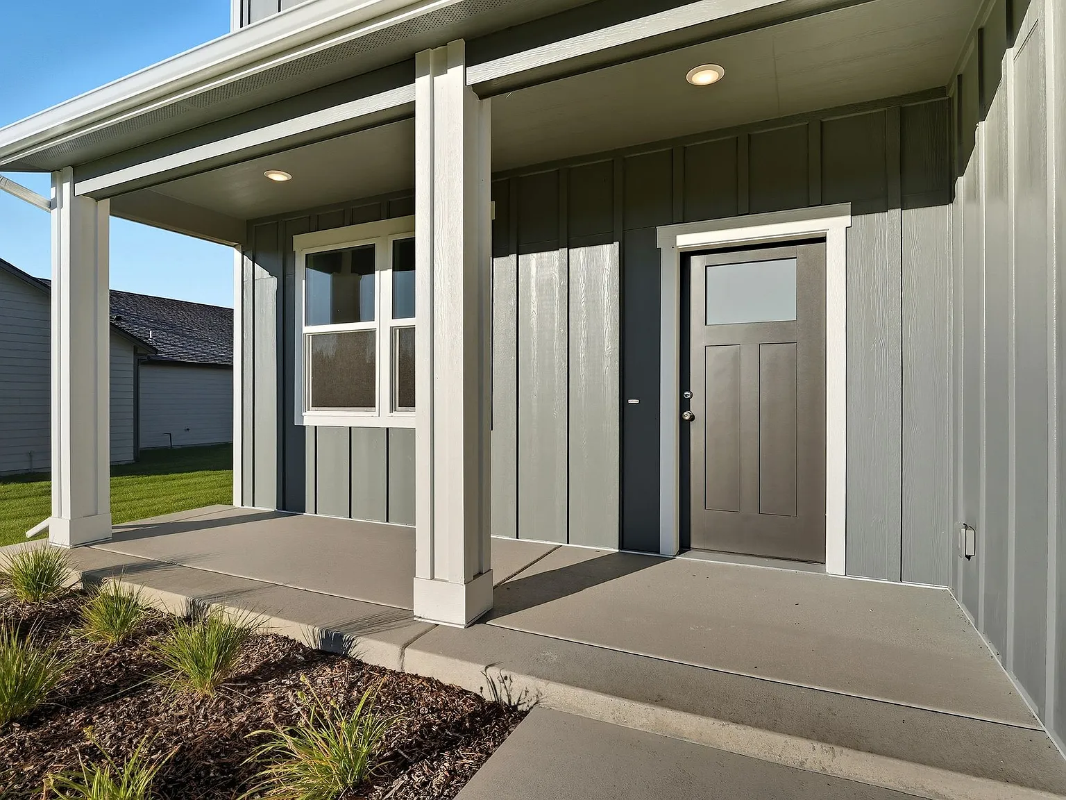 4 bed, 2430 sqft, $2,895 — Photo 3