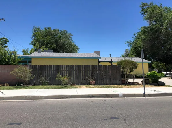 1642 W Avenue H8, Lancaster, CA 93534