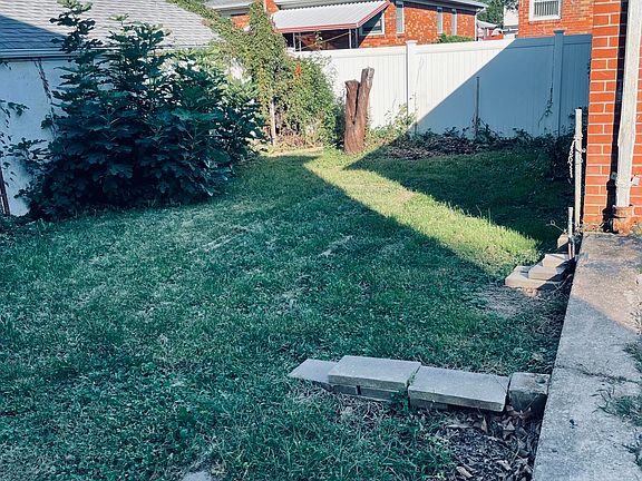 4th image of 211 Bryson Ave