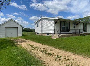 N3089 Smokey Hollow Rd, Poynette, WI 53955