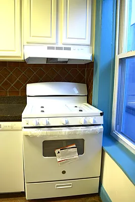 Rented by Horowitz Real Estate | media 28