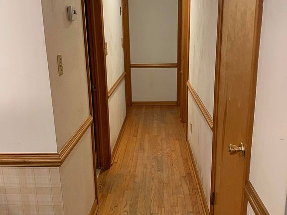 3rd image of 2421 Ambler Ave