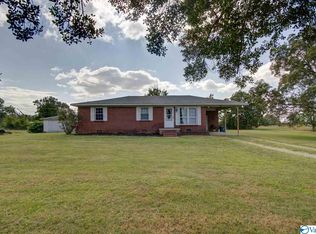 211 Babe Wright Rd, Grant, AL 35747