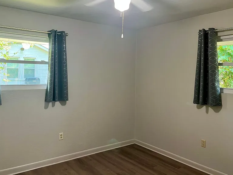 642 Kentucky Ave — Photo 8