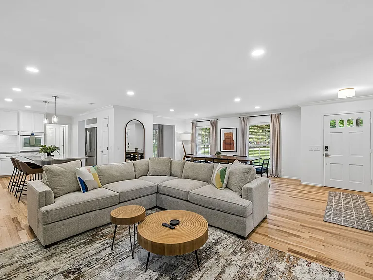 1518 Lipscomb Dr — Photo 10