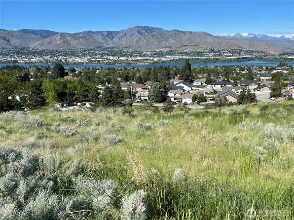 2714 Casa Mia Drive, East Wenatchee, WA 98802