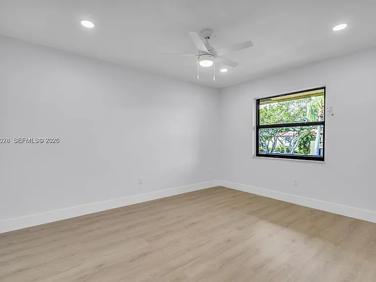 8535 Casa Del Lago #F — Photo 19