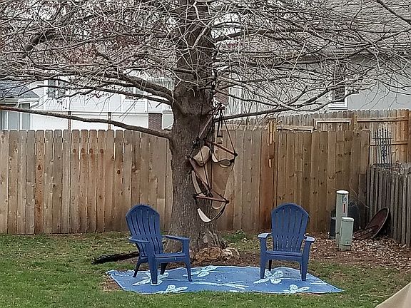 3rd image of 433 NW Eastwood Dr