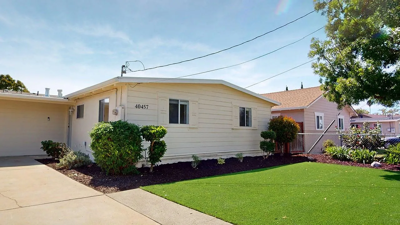 4 bed, 1500 sqft, $4,490 — Photo 1