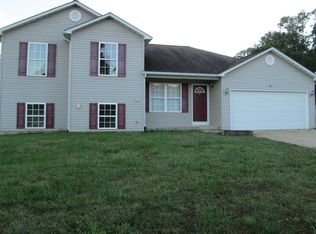 1820 Oak Knoll Dr, Farmington, MO 63640