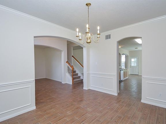 4th image of 16418 Noblewood Ct