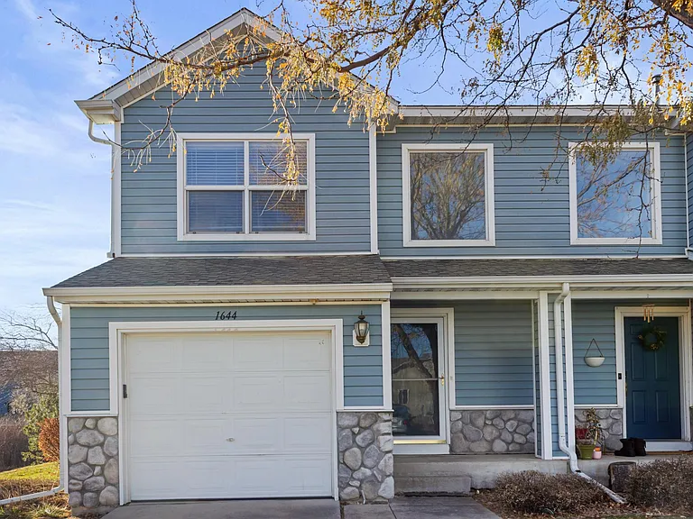 1644 Oak Creek Dr — Photo 2
