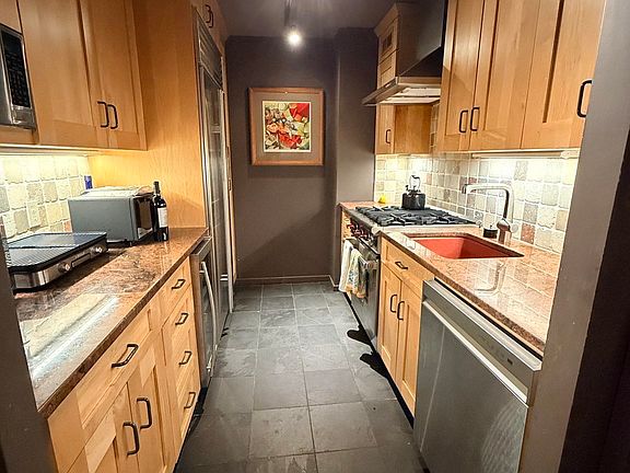 5th image of 77 Pond Ave APT 509