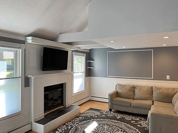 4th image of 8 Butternut Ln