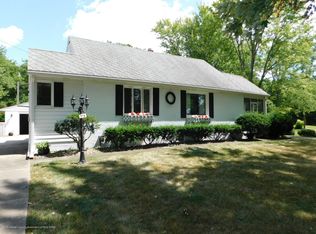 916 Clark Rd, Lansing, MI 48917