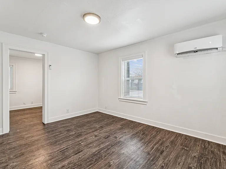 907 2nd St S #2 — Photo 12