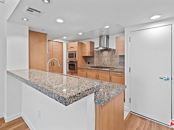 5th image of 13650 Marina Pointe Dr Unit 306