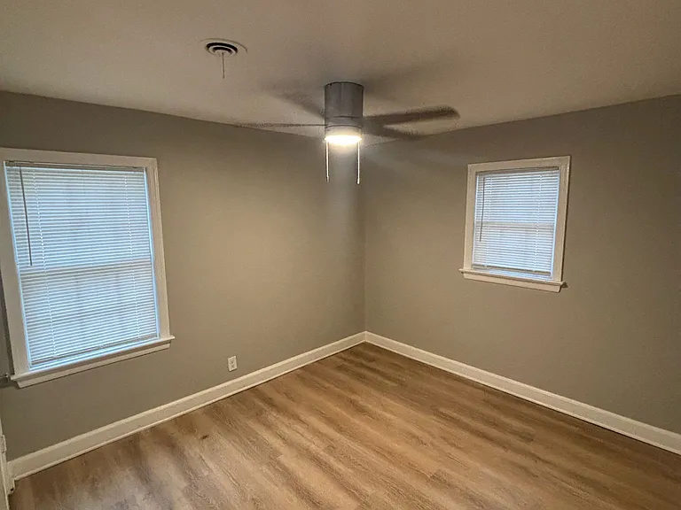 1621 Burdette Dr — Photo 9
