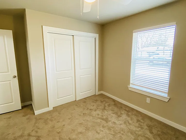 307 N Colbert Ave — Photo 9