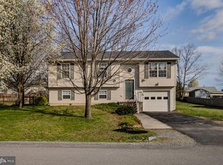 140 Thoreau Dr, Inwood, WV