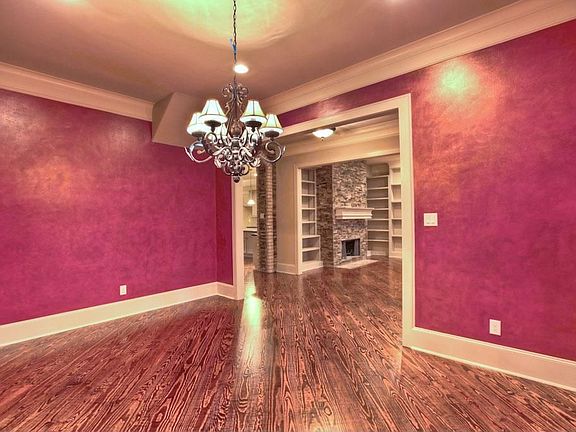 4th image of 330 Gershwin Dr