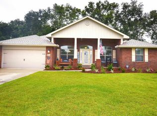 5581 Tucker Cir, Pace, FL 32571