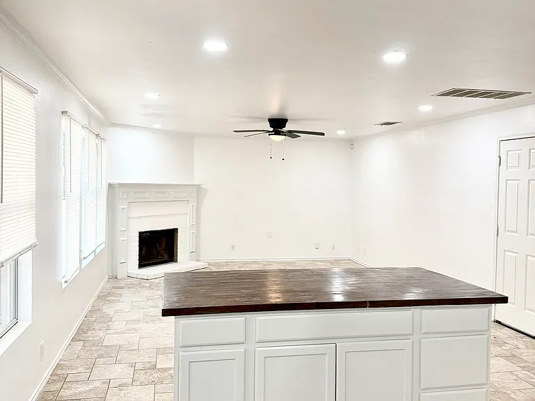 1208 Creek Knl — Photo 10