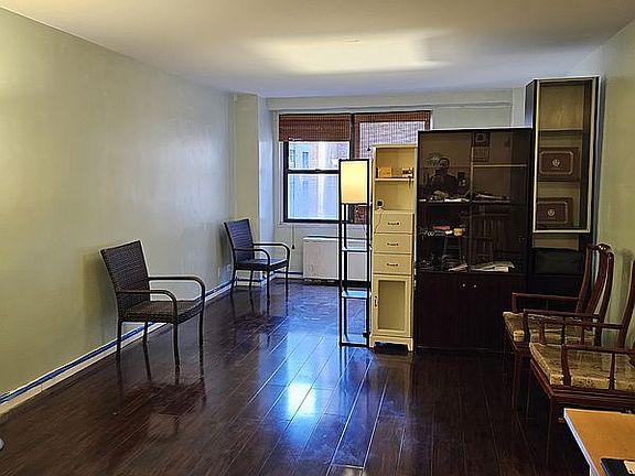 3rd image of 305 E 40th St APT 9A