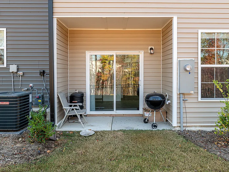 6808 Doddridge Ln — Photo 4