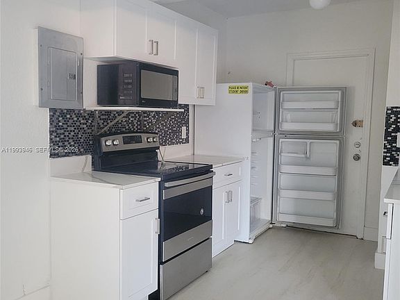 3rd image of 715 SW 6th St #2