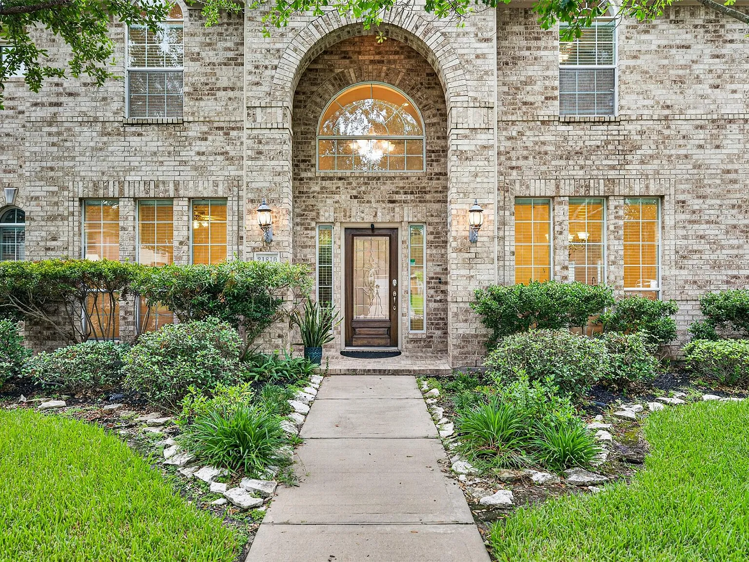 4 bed, 3.5 bath, 3209 sqft, $3,100 — Photo 4